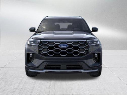 Agate Black Metallic 2026 Ford Explorer Platinum