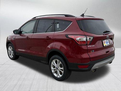 Ruby Red Metallic Tinted Clearcoat 2018 Ford Escape SE