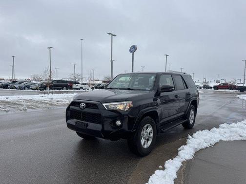 Midnight Black Metallic 2018 Toyota 4Runner SR5 Premium