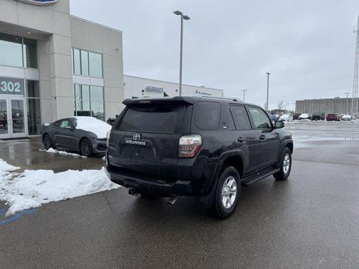 Midnight Black Metallic 2018 Toyota 4Runner SR5 Premium