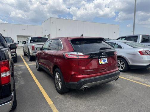 2022 Ford Edge Titanium