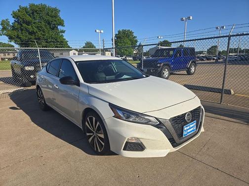 Pearl White Tricoat 2020 Nissan Altima SR Intelligent AWD