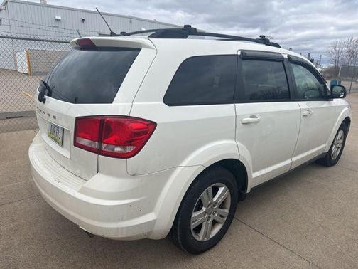White 2012 Dodge Journey SE