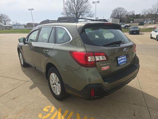 Wilderness Green Metallic 2019 Subaru Outback 2.5i