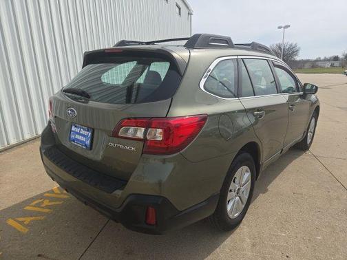 Wilderness Green Metallic 2019 Subaru Outback 2.5i