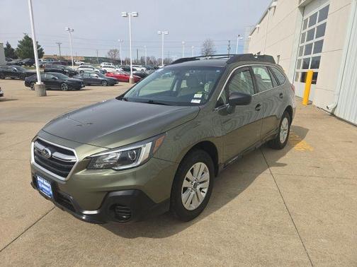 Wilderness Green Metallic 2019 Subaru Outback 2.5i