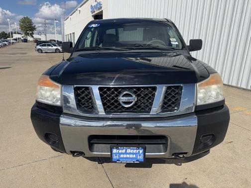2010 Nissan Titan SE