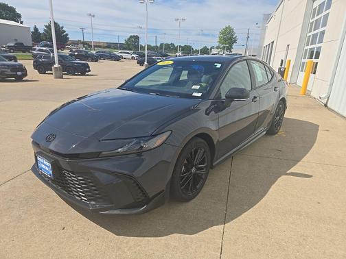 Underground 2026 Toyota Camry SE