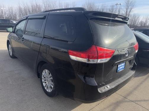 2011 Toyota Sienna XLE