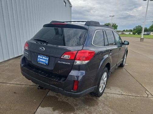 Graphite Gray Metallic 2010 Subaru Outback 2.5 i Premium