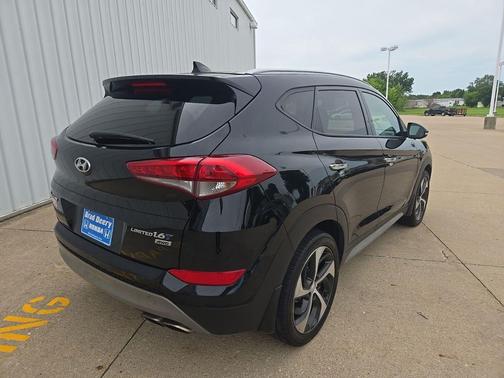 Black Noir Pearl 2017 Hyundai TUCSON Limited