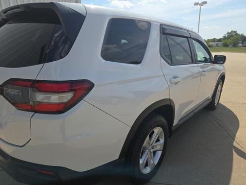2023 Honda Pilot AWD LX