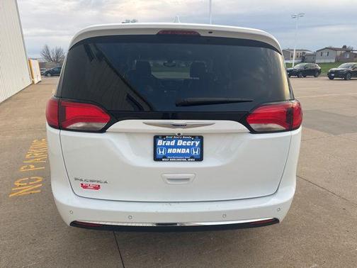 2020 Chrysler Pacifica Touring L