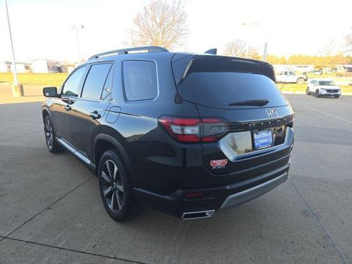 2024 Honda Pilot Touring 8-Passenger
