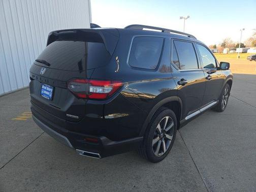 2024 Honda Pilot Touring 8-Passenger