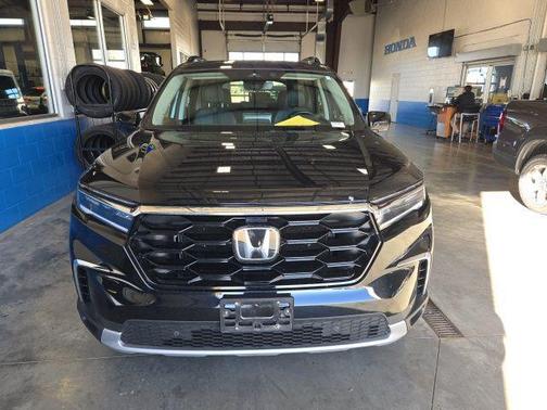 2024 Honda Pilot Touring 8-Passenger