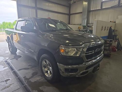 Granite Crystal Metallic Clearcoat 2020 RAM 1500 Big Horn/Lone Star