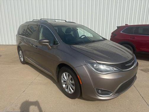Molten Silver 2018 Chrysler Pacifica Touring-L