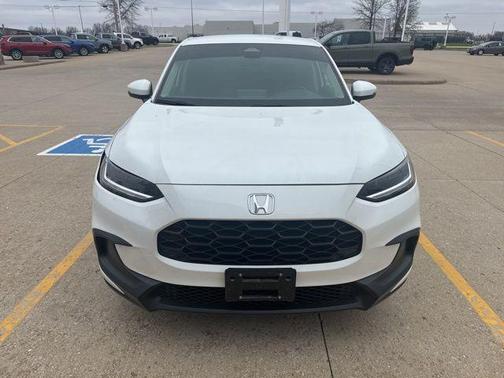 Platinum White 2023 Honda HR-V LX