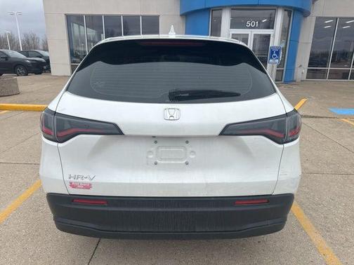 Platinum White 2023 Honda HR-V LX