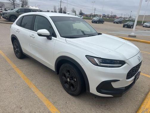 Platinum White 2023 Honda HR-V LX