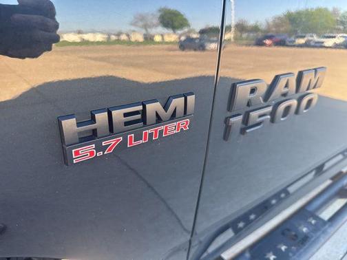 Brilliant Black Crystal Pearlcoat 2017 RAM 1500 Express