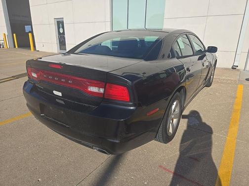 Pitch Black 2014 Dodge Charger SE