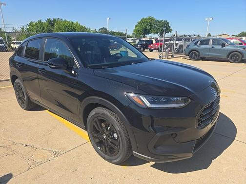 Crystal Black Pearl 2027 Honda HR-V Sport