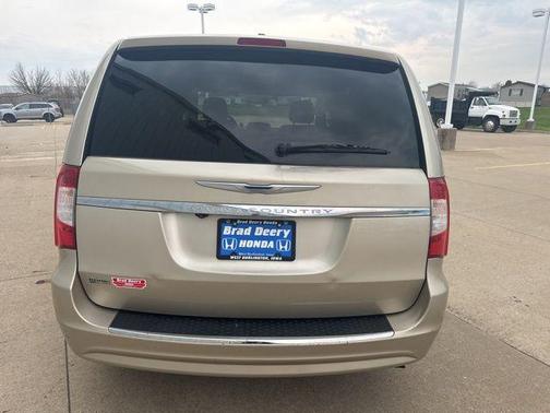 2013 Chrysler Town & Country Touring