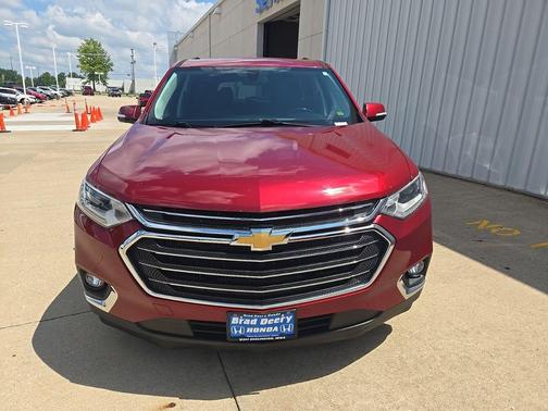 Cajun Red Tintcoat 2020 Chevrolet Traverse LT Cloth