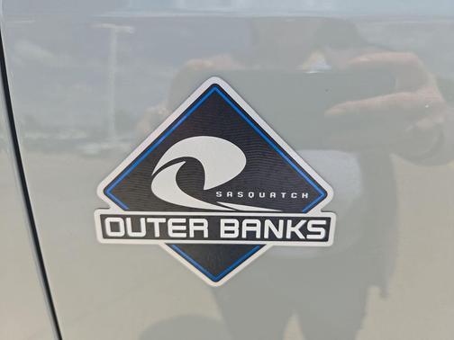 Cactus Gray 2024 Ford Bronco Outer Banks