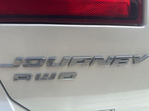 Pearl White Tri-Coat 2014 Dodge Journey R/T
