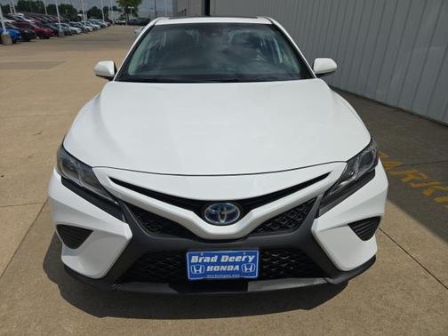 2019 Toyota Camry Hybrid SE