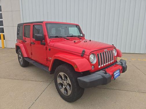 Firecracker Red Clearcoat 2017 Jeep Wrangler Unlimited Sahara