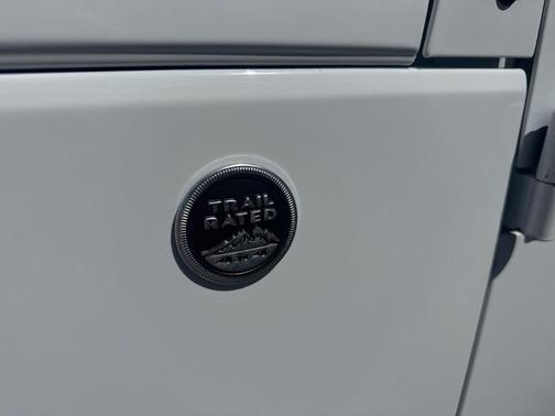Bright White Clearcoat 2017 Jeep Wrangler Unlimited Sport