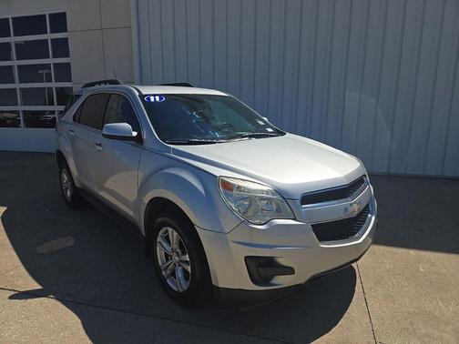 Silver Ice Metallic 2011 Chevrolet Equinox LT