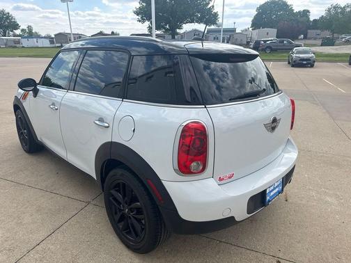 Light White 2013 MINI Countryman Cooper