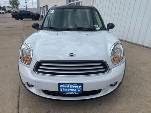 Light White 2013 MINI Countryman Cooper