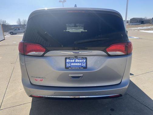 2018 Chrysler Pacifica Touring-L