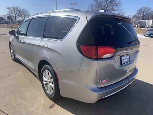 2018 Chrysler Pacifica Touring-L