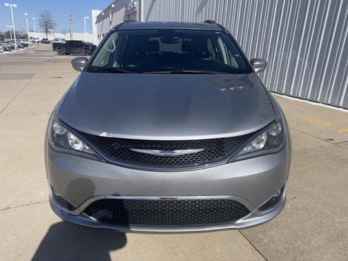 2018 Chrysler Pacifica Touring-L