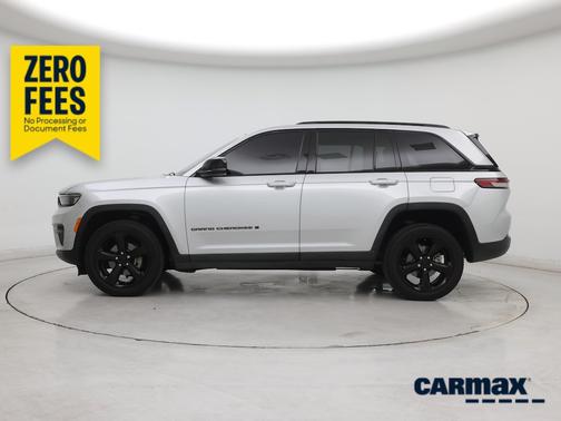 Silver 2024 Jeep Grand Cherokee Altitude