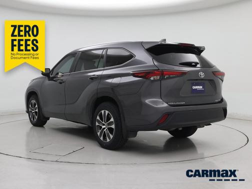 Gray 2024 Toyota Highlander XLE