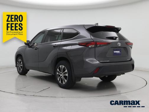 Gray 2024 Toyota Highlander XLE