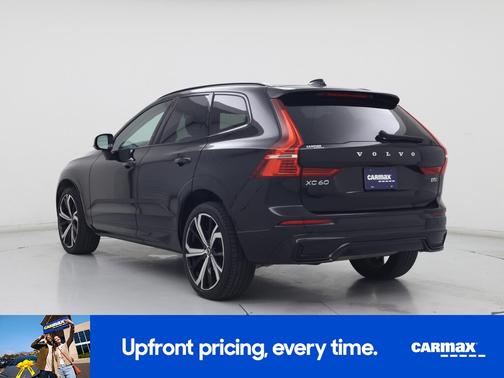 2023 Volvo XC60 B5 Ultimate Dark Theme