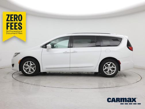 White 2018 Chrysler Pacifica Touring L Plus