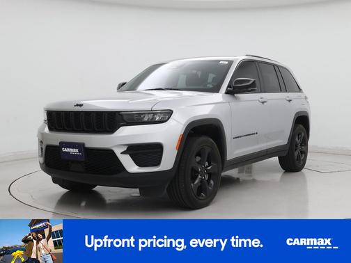 Gray 2023 Jeep Grand Cherokee Altitude
