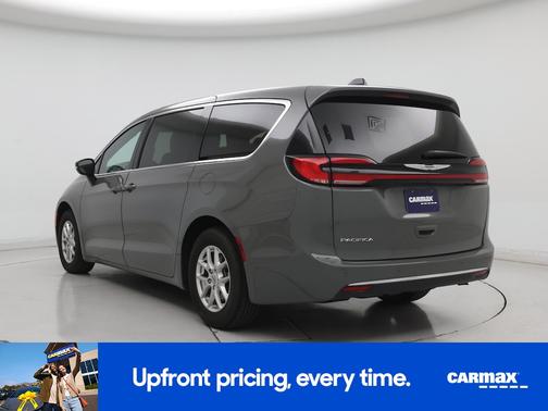 Gray 2025 Chrysler Pacifica Select