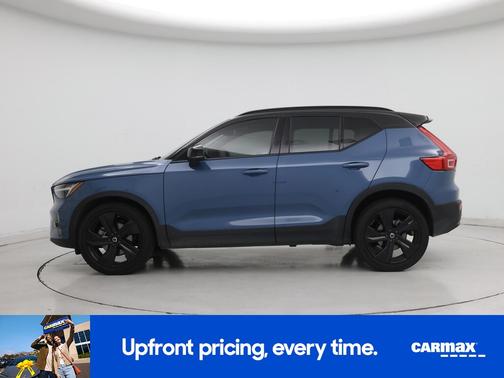 Blue 2023 Volvo XC40 B5 Plus Dark Theme