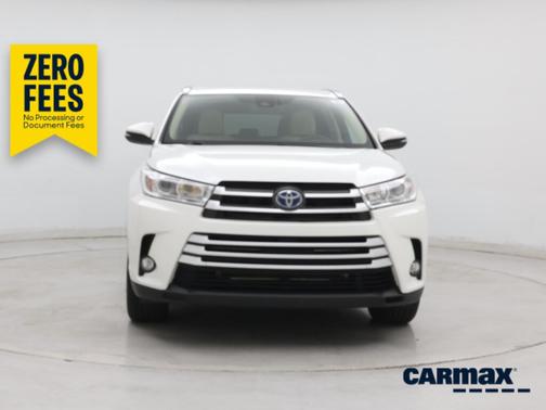 White 2018 Toyota Highlander Hybrid XLE